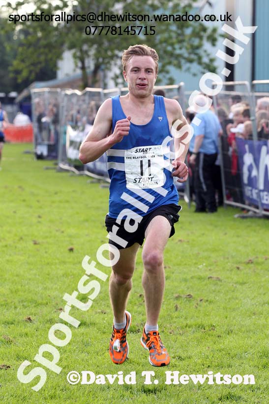 Nick Swinburn (Morpeth) 3rd in the 2014 Blaydon Races. Photo: David T. Hewitson/Sports for All Pics